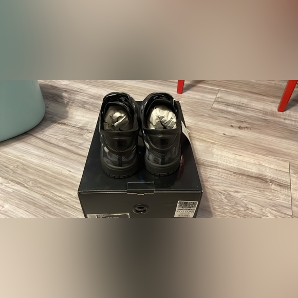 DEADSTOCK* Authentic Brand New With Tags Comme des Garcon x Nike “CDG Dunk Lows” - Picture 3 of 7